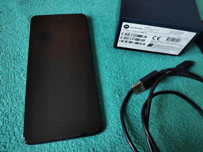 ox_motorola-edge-30-smartfon-telefon