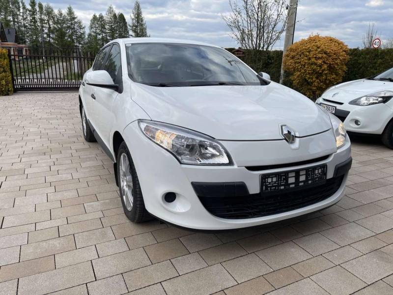 ox_renault-megane-16-benzyna-2010r-klima