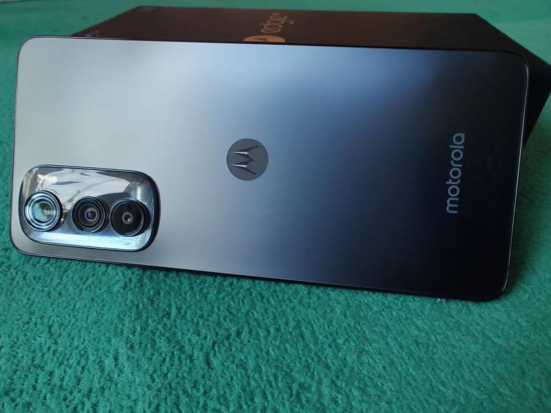 ox_motorola-edge-30-smartfon-telefon