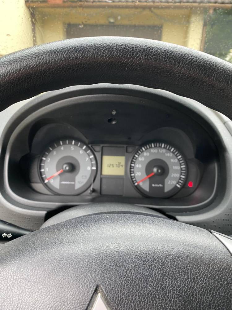 ox_mitsubishi-colt-2012-benz-11-75km