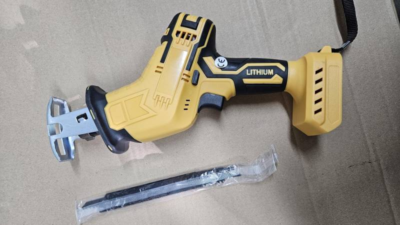ox_pila-szablasta-na-baterie-dewalt