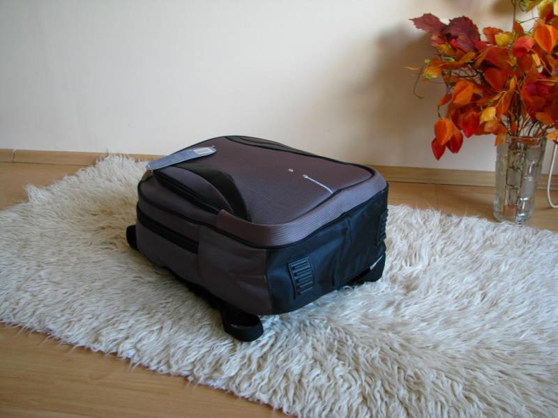 ox_porzadny-plecak-semi-line-z-komora-na-laptopa-156