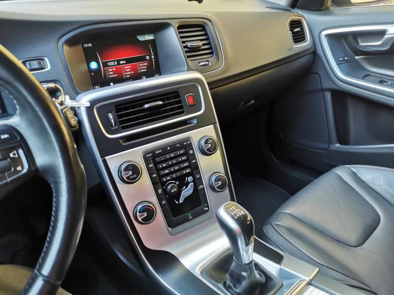 ox_sprzedam-volvo-v60-2016-r