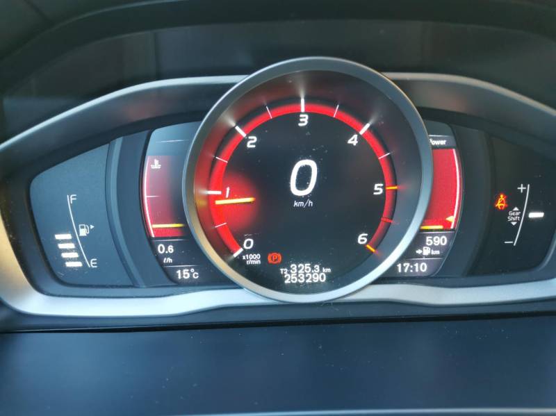 ox_sprzedam-volvo-v60-2016-r