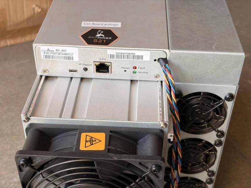 ox_bitmain-antminer-s21xp-hydl9l7goldshell-ae-maxmicrobt-m63s