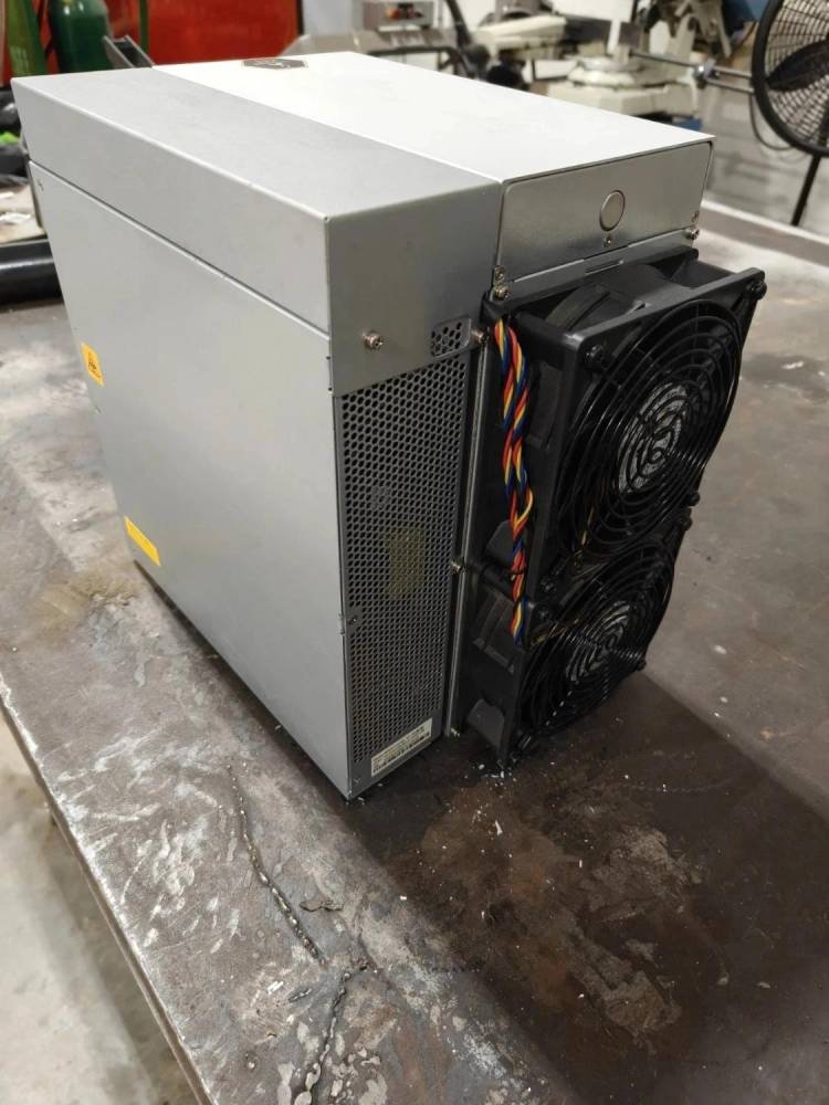 ox_bitmain-antminer-s21xp-hydl9l7goldshell-ae-maxmicrobt-m63s