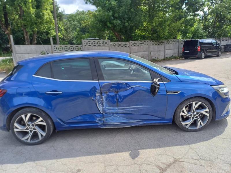 ox_renault-megane-gt-16-tce-205