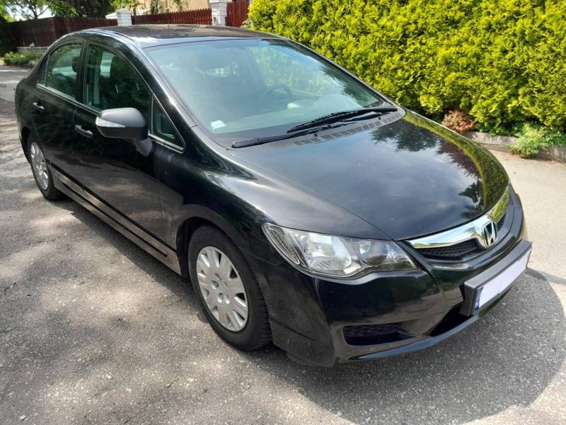 ox_sprzedam-honda-civic-4d-18-mt-fd75-z-2009-roku