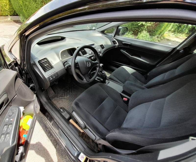 ox_sprzedam-honda-civic-4d-18-mt-fd75-z-2009-roku
