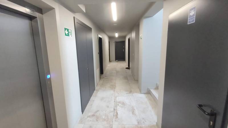 ox_ustron-centrum-2-pokoje-gladz-gipsowa-2-balkony-parking
