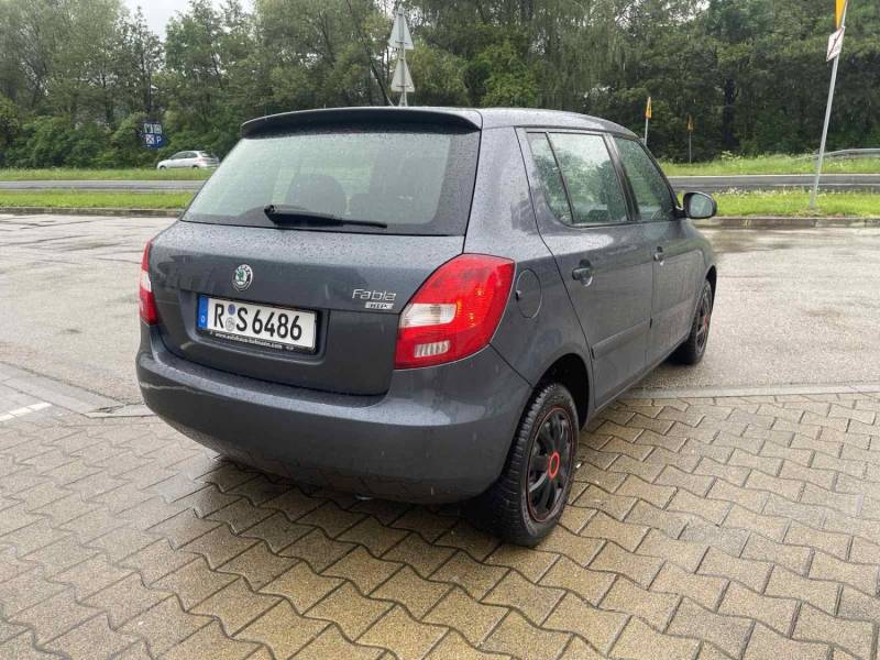 ox_skoda-fabia-12-benzyna-2010r-klima