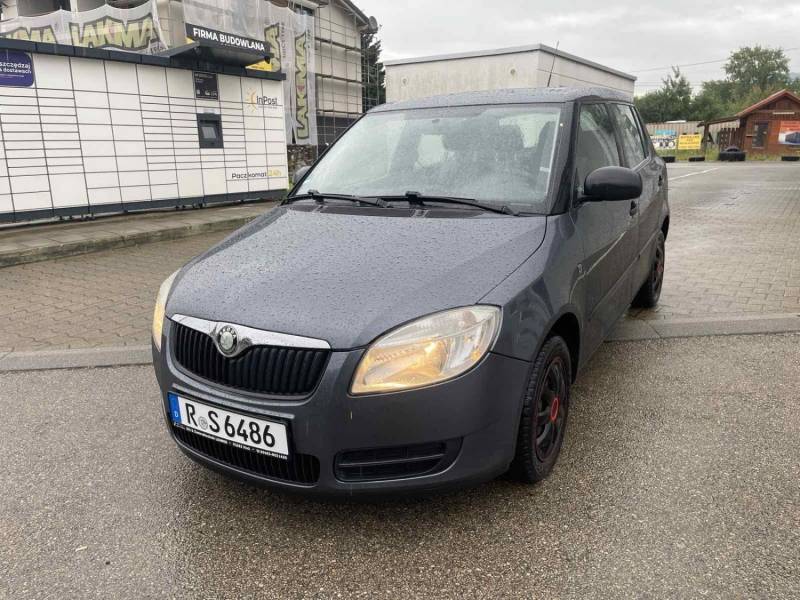 ox_skoda-fabia-12-benzyna-2010r-klima