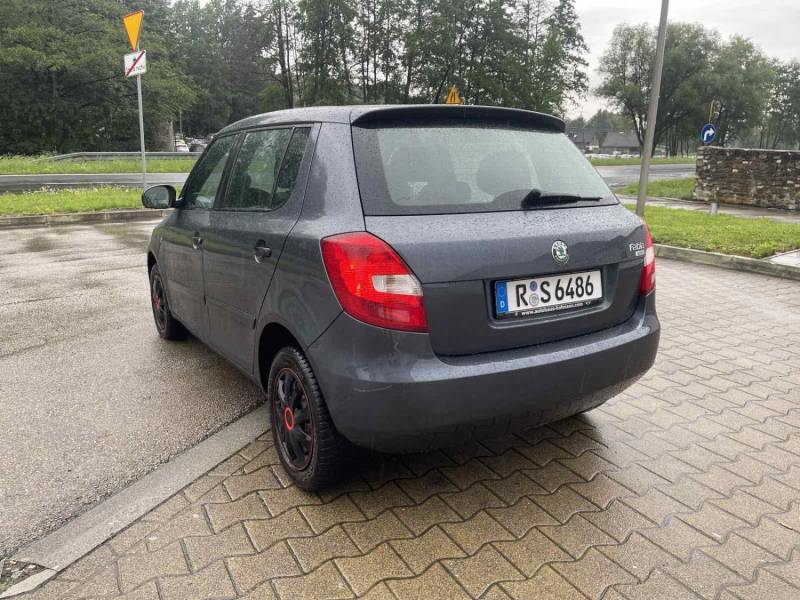 ox_skoda-fabia-12-benzyna-2010r-klima