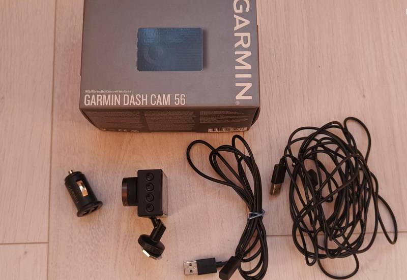 ox_kamera-samochodowa-garmin-dash-cam-56