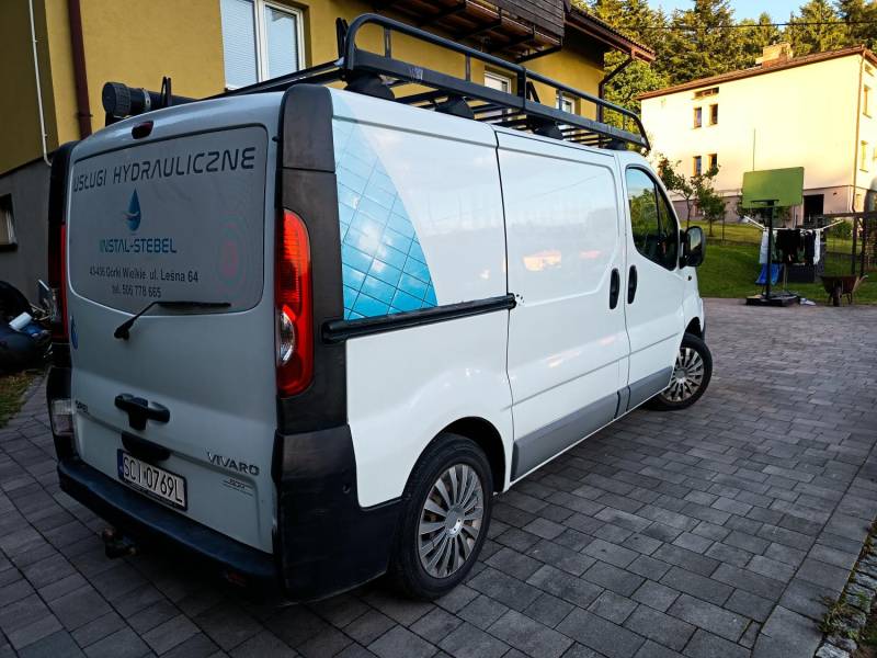 ox_opel-vivaro-20-2011r