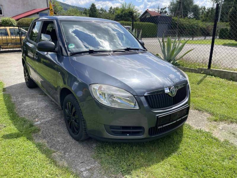 ox_skoda-fabia-12-benzyna-2010r-klima