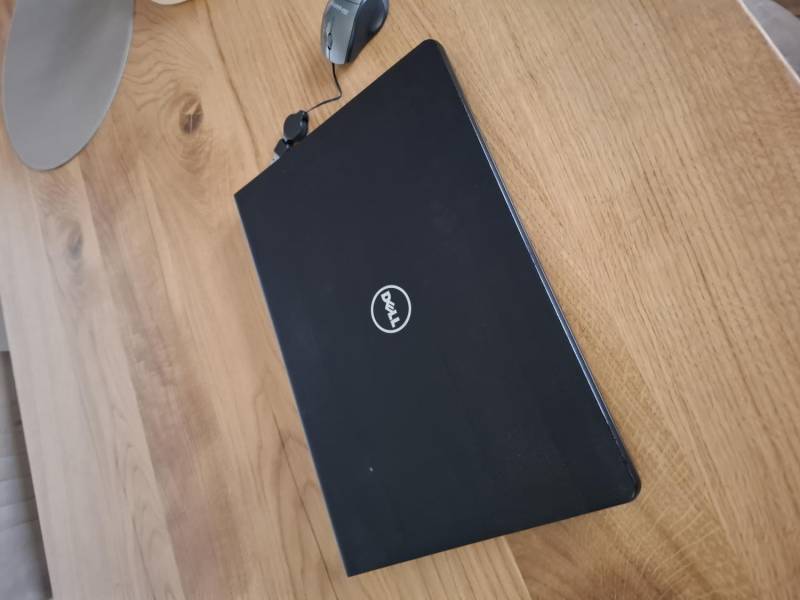 ox_laptop-dell-z-systemem-windows-10-pro