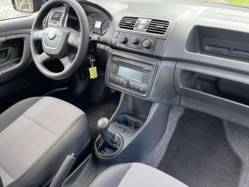 ox_skoda-fabia-12-benzyna-2010r-klima