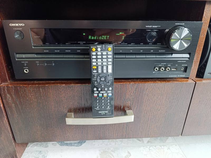 ox_amplituner-onkyo-tx-nr-535-kolumny-taga-harmony
