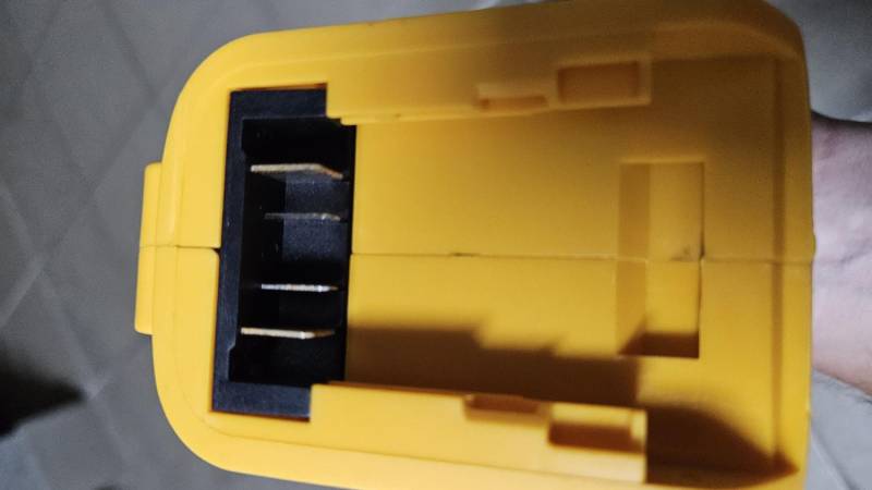 ox_szlifierka-katowa-na-akumulatory-dewalt-18-20v