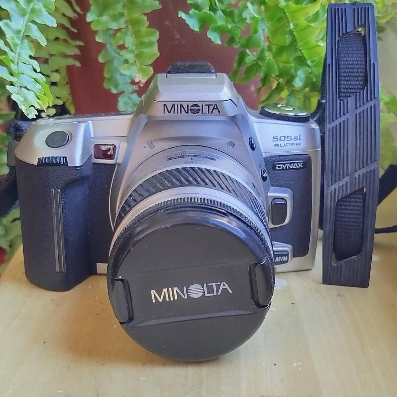 ox_aparat-fotograficzny-analogowy-minolta