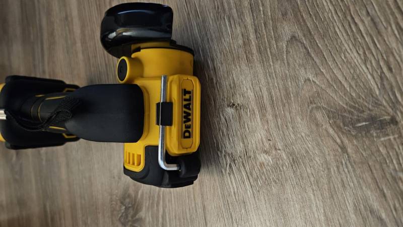 ox_szlifierka-mala-dewalt