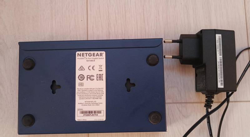 ox_przelacznik-netgear-gs108e