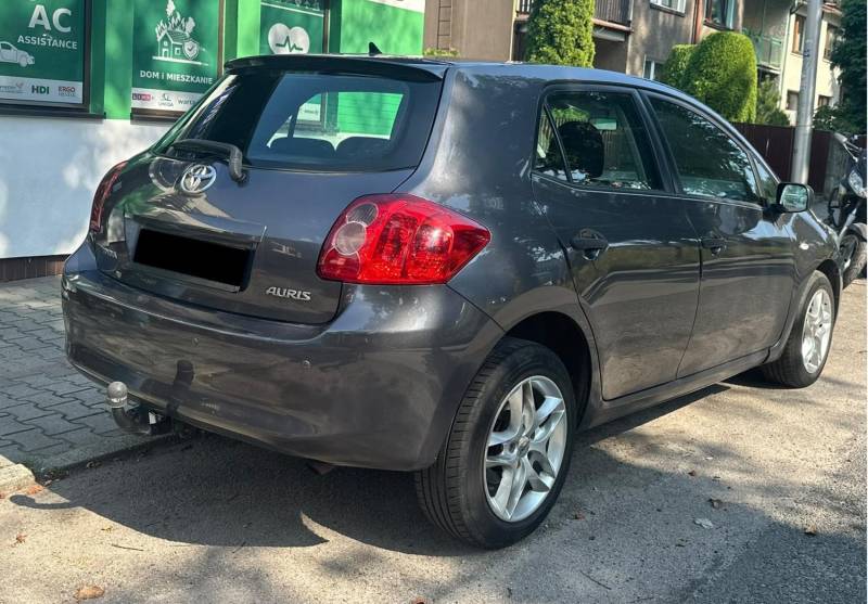 ox_toyota-auris-16-vvt-i-benzyna
