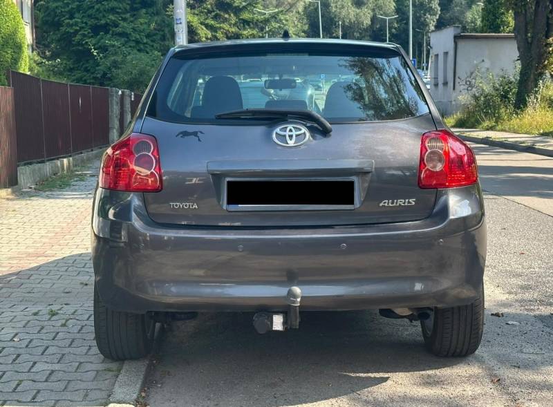 ox_toyota-auris-16-vvt-i-benzyna