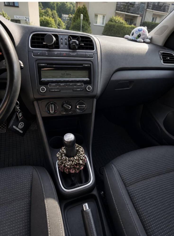 ox_vw-polo-2010-r