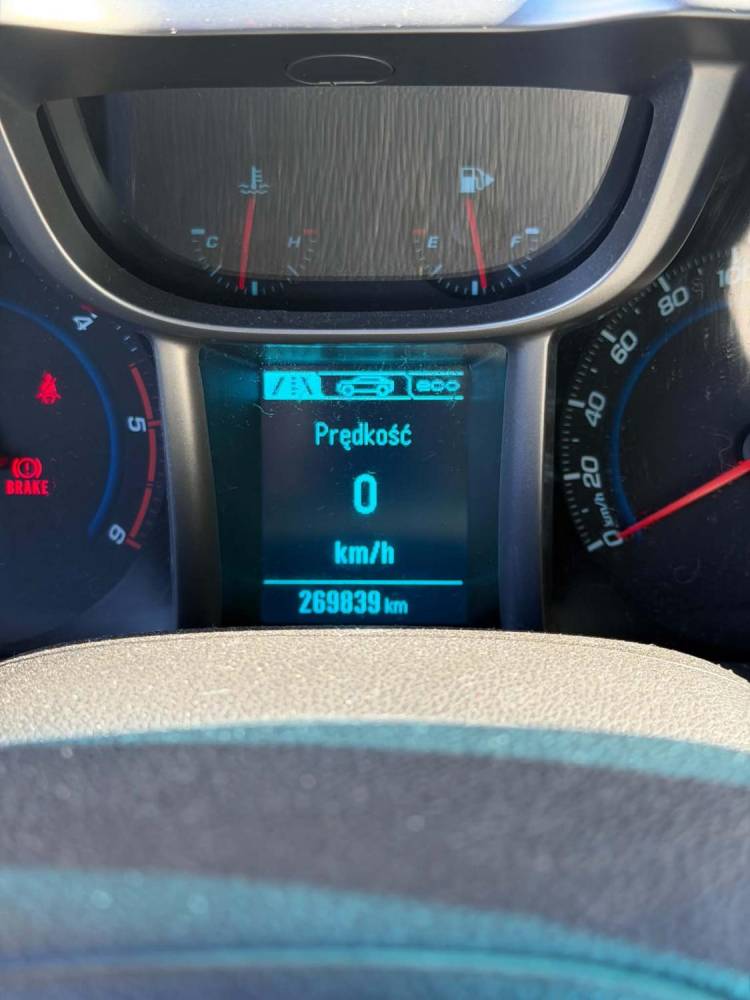 ox_chevrolet-orlando-20-diesel-7-osob-bogate-wyposazenie