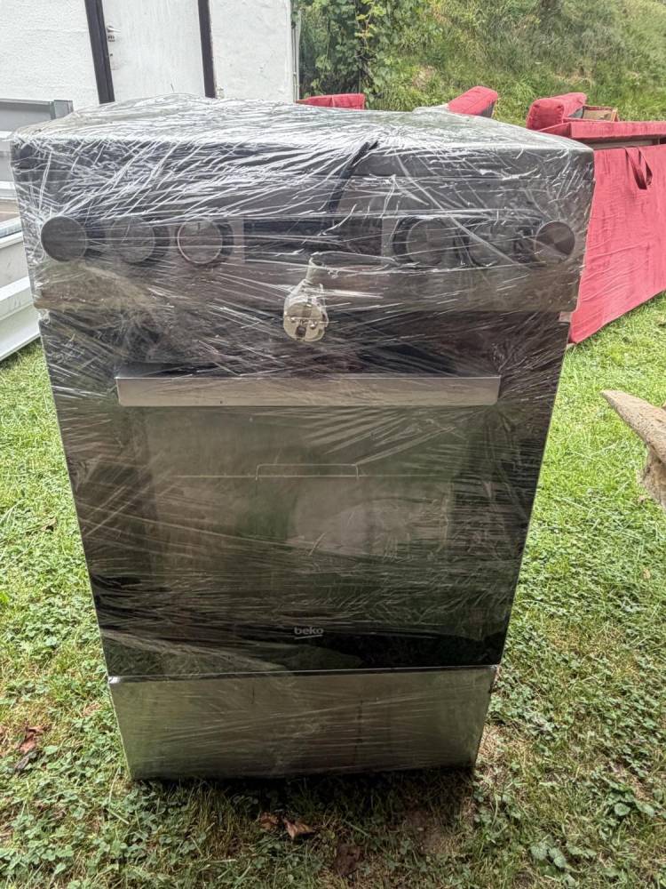 ox_sprzedam-kuchenke-beko-fse57300gx-uzywana-3-miesiace