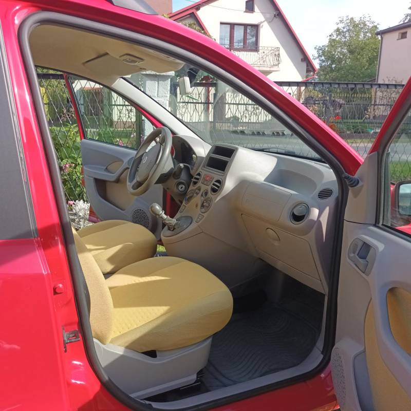 ox_fiat-panda-12-2004-przebieg-77200-2gi-wlasciciel