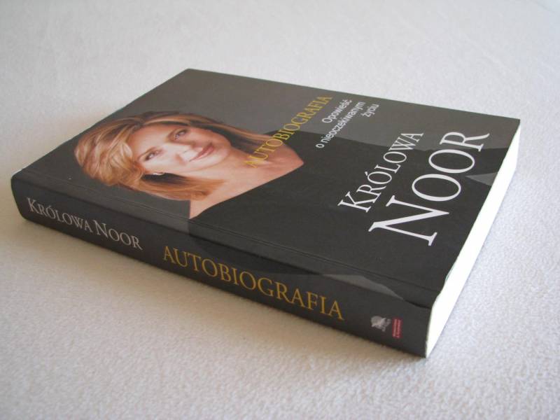 ox_krolowa-noor-autobiografia-opowiesc-o-nieoczekiwanym-zyciu-noor-al-hus