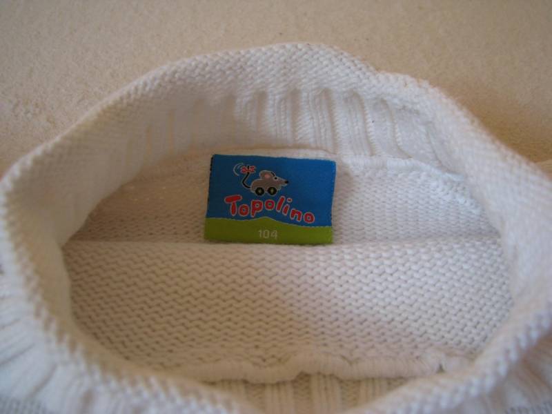 ox_piekny-bialy-sweterek-dzieciecy-z-pasem-wzorow-rozm-104-topolino