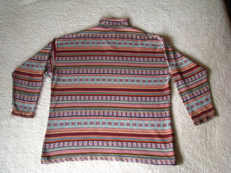 ox_bluza-golf-rozpinany-pod-szyja-z-geometrycznymi-wzorami-sweterek-xxl