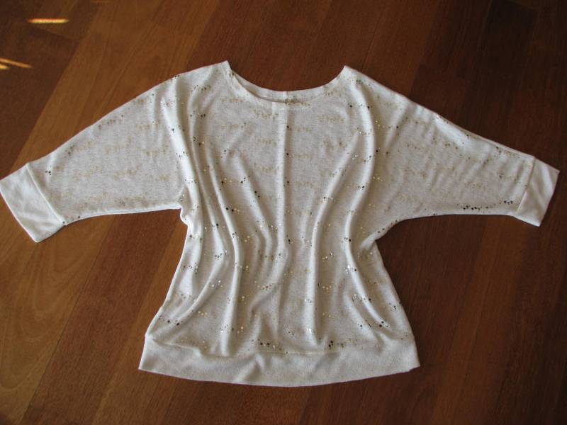 ox_luzny-bialy-sweterek-bluzka-z-cekinkami-l-xl