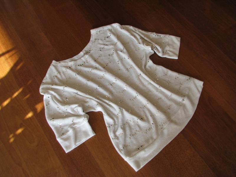 ox_luzny-bialy-sweterek-bluzka-z-cekinkami-l-xl