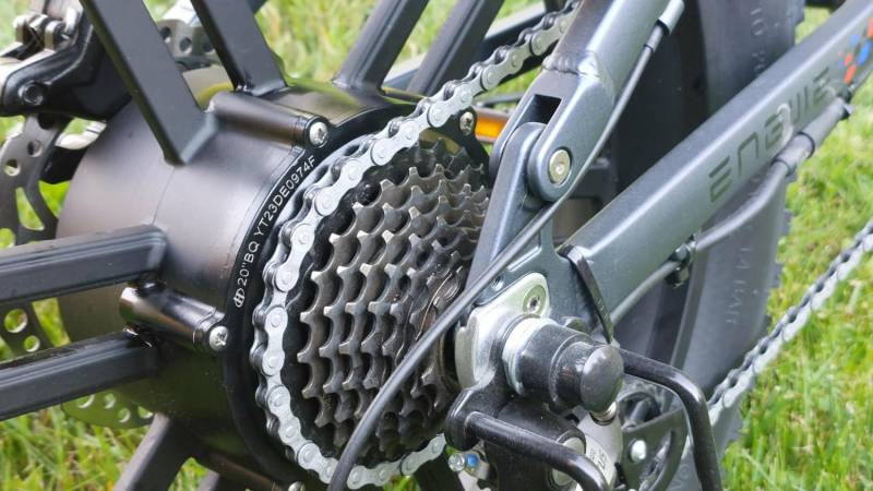 ox_rower-elektryczny-ladujacy-sie-i-mocny-engwe-engine-pro