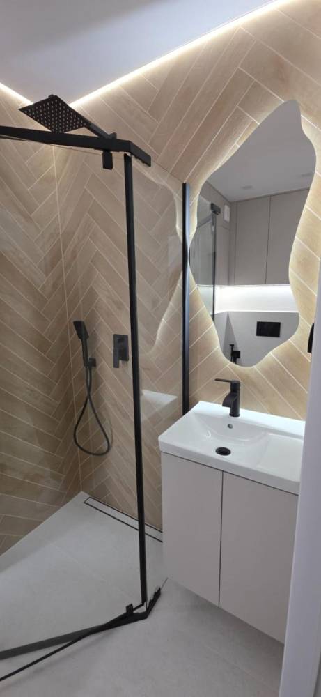 38m² PREMIUM,  KLIMATYZACJA, DESIGNERSKIE WNĘTRZE, BALKON, CIESZYN